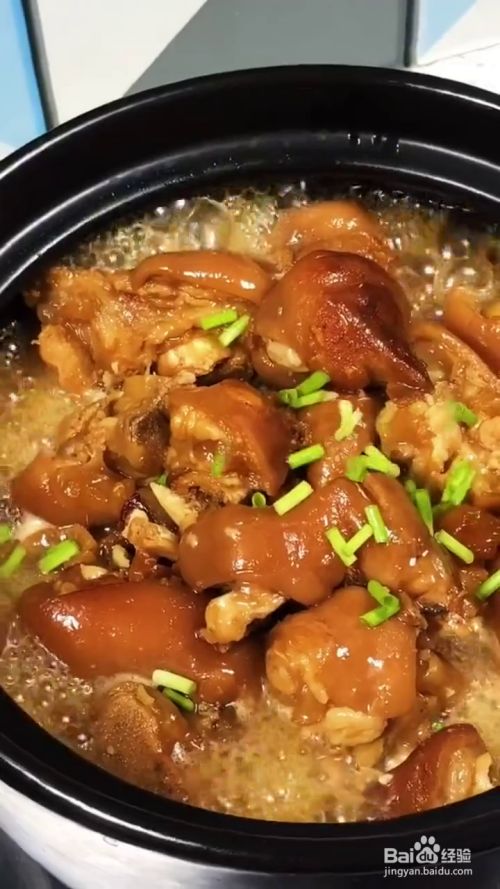 如何制作软烂入味的砂锅红烧猪蹄?