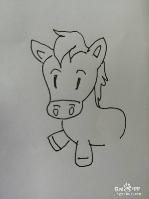 第六步,接着我们继续画出可爱的小马的四条腿,画法比较简单.