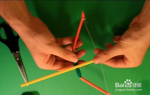 教你用折纸做玩具弓箭
