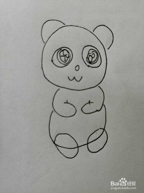第六步,接着继续画出可爱的小熊猫的两只脚,小熊猫的脚画法也比较简单