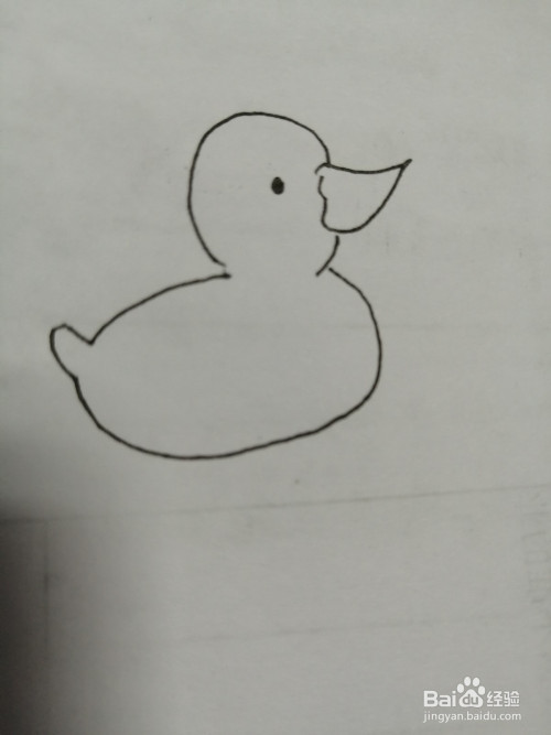 第四步,然后继续画出简笔画可爱的小鸭子的身体部分.