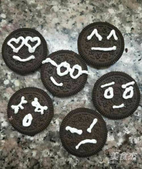 奥利奥表情包蛋糕