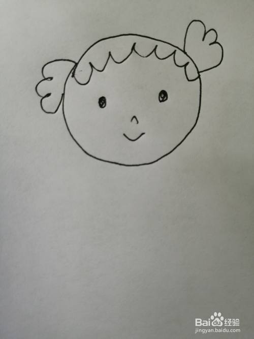 第三步,然后继续画出可爱的小女孩的鼻子和弧形嘴巴,画法比较简单.