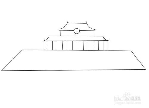 在最下面再画出一个梯形作为天安门最下面一层,如图所示