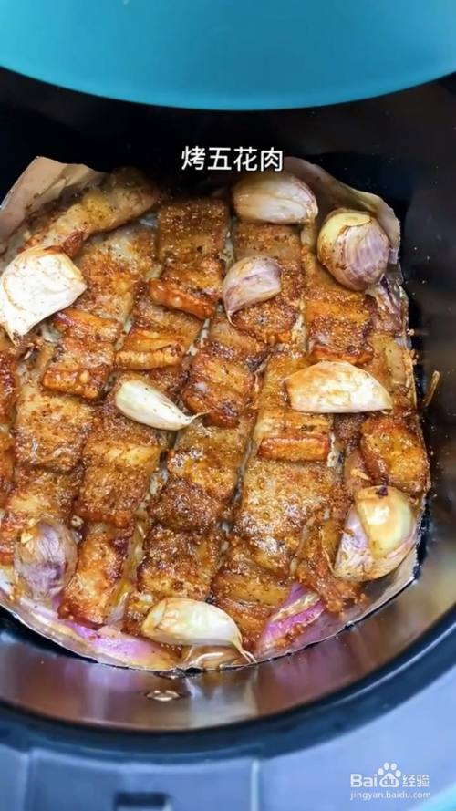 > 生活常识 工具/原料 锡纸,勺子,盘,烤箱,刀,菜板,筷子,碗 五花肉