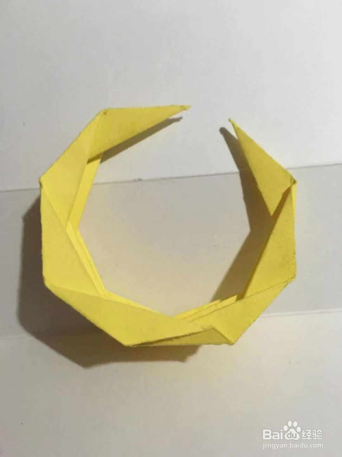 趣味折纸之 一轮弯弯的月亮 怎样用彩纸折叠