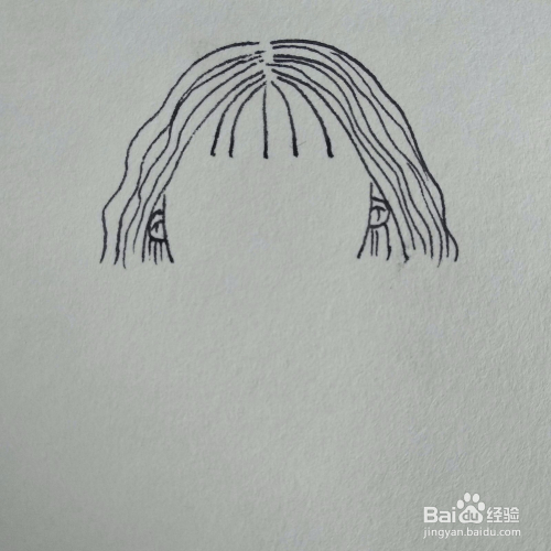 手工/爱好 > 书画/音乐  1 先画出女孩的长发,注意刻画出每一根头发和