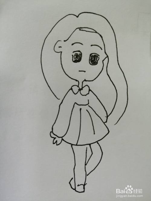 第六步,然后继续画出长发小女孩的两条修长的腿,腿部画法比较简单.