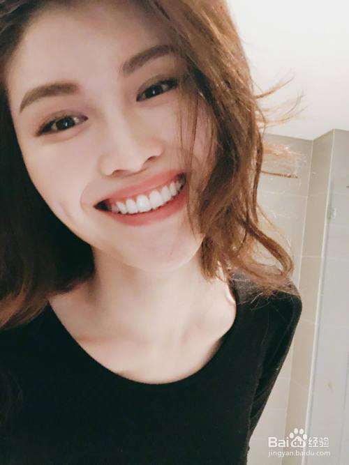 手机自拍照造型怎么摆