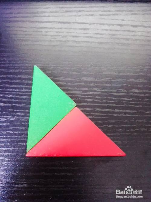 七巧板怎么拼成正方形?