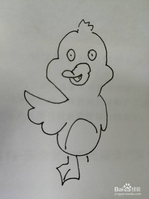 第六步,接着继续画出可爱的小鸭子的左边的一只脚,注意小鸭子小脚丫