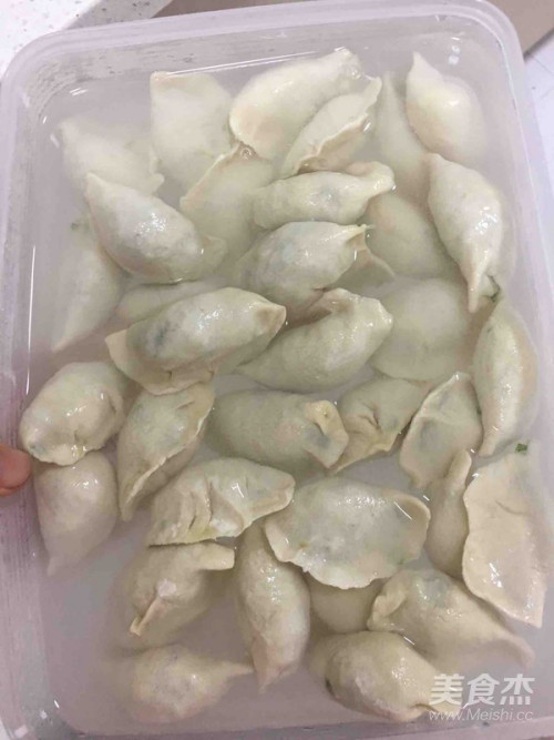 酸汤饺子的做法