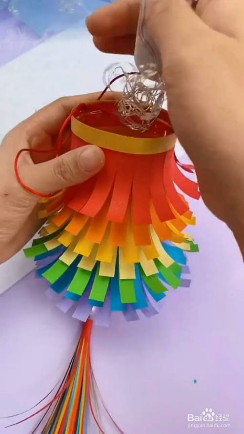 如何利用塑料瓶制作灯笼