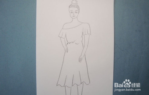 3     然后,用黑色的彩铅笔画出一字领半身长裙的上衣图形,并画出
