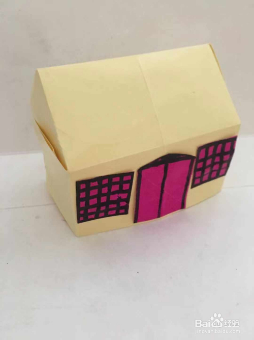 怎样用彩纸折叠一座漂亮的小房子(三)