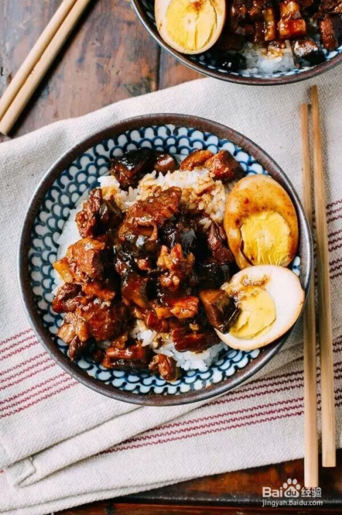 卤肉饭实在是大好吃了,带了卤汁的饭香得不得了,滋味一级棒.