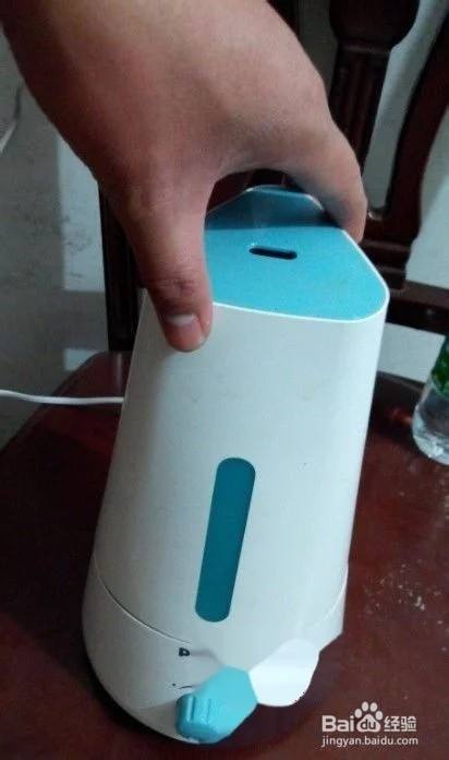 小熊加湿器怎么加水?