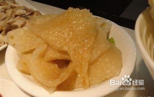 海带 它含有丰富的矿物质,常吃能够调节血液中的酸碱度,防止皮肤过多