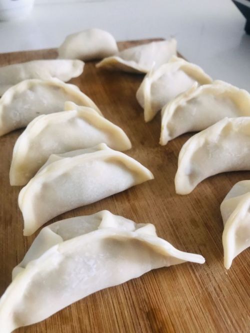 鸡汤芹菜猪肉水饺