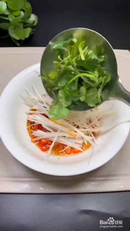 非常好吃的小凉菜手撕鸡腿肉怎样做