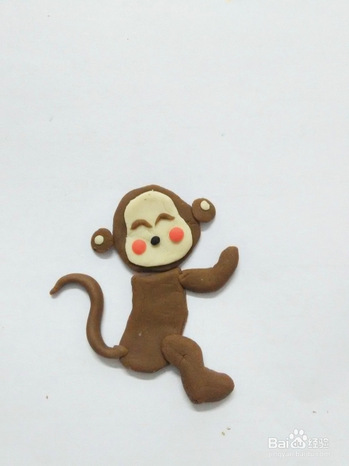 小猴子聪明又灵巧,下面就用彩泥捏一只小猴子.