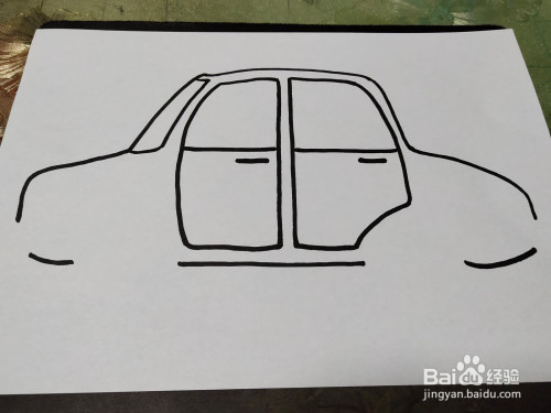 接着我们在车门的基础上画小汽车的车窗,如图所示.