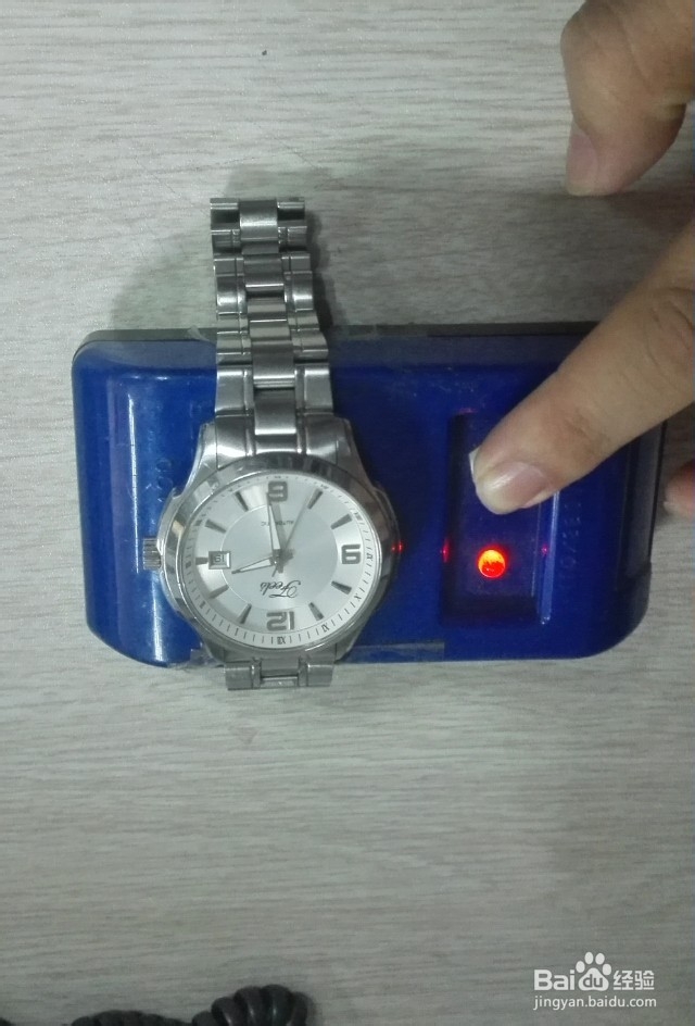 2、手表消磁的简单方法：机械表如何消磁？