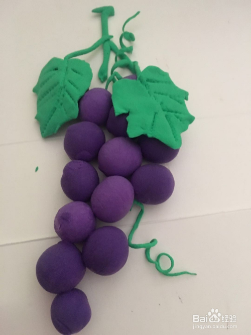 怎样用太空泥制作一串紫色葡萄