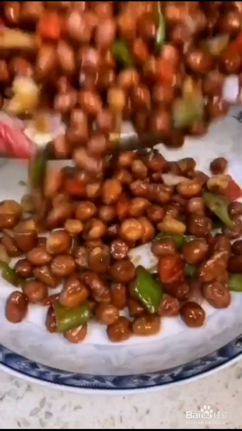 很多人在吃饭喝酒的时候都喜欢拿花生米来当做下酒菜,那如何制作出酸