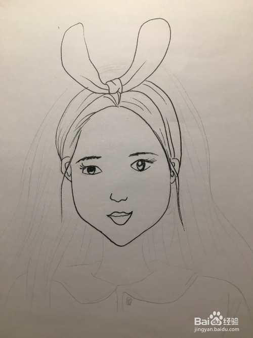 画一个头戴蝴蝶结发夹的小女孩 儿童绘画
