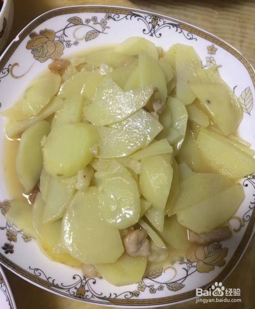 美食/营养 > 素菜 食材 土豆 3块 大蒜 2块 猪肉 1小碗 料酒 适量 糖