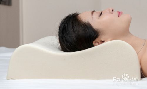 乳胶枕高低睡哪一边?