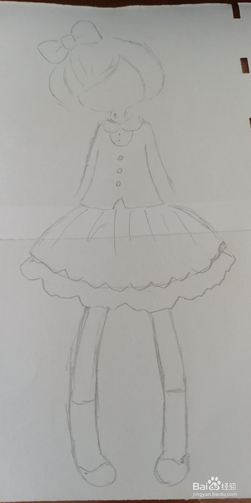 可爱的女孩想到就一步一步画出来了