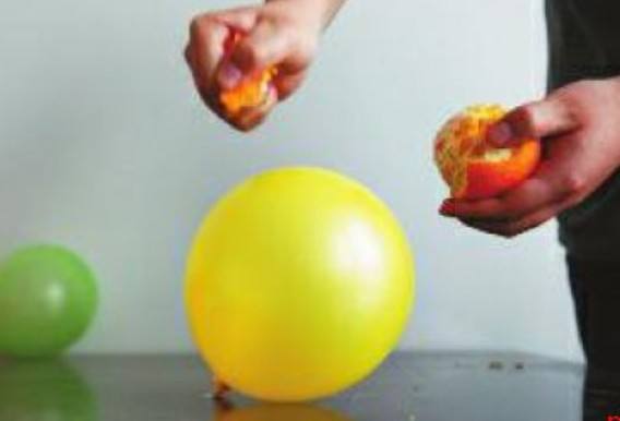 为什么橙汁碰到气球气球会爆炸（橙汁遇到气球为什么会爆炸）