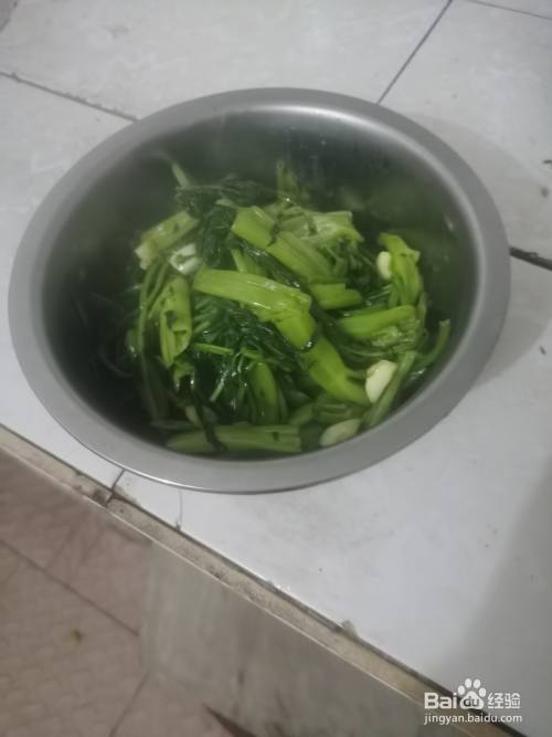 如何炒做空筒菜?