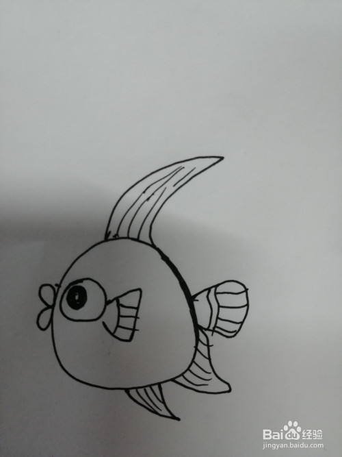 如何用圆形画出可爱的简笔画鱼呢?