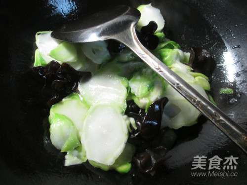 黑木耳炒儿菜