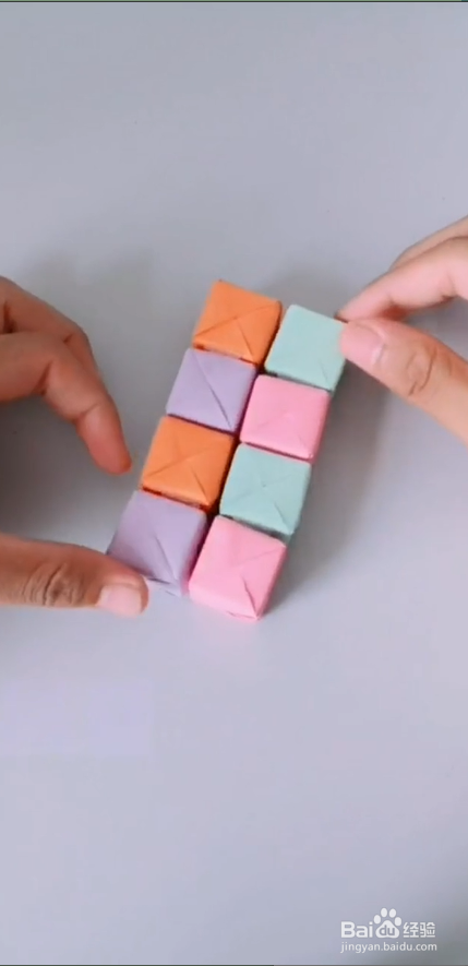 怎么使用纸张来折叠正方体?
