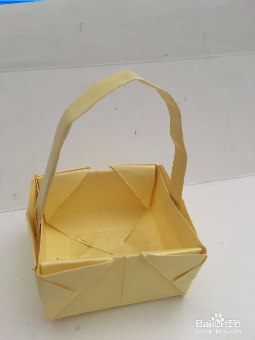 一只漂亮的小菜篮子(三) 怎样用彩纸折叠