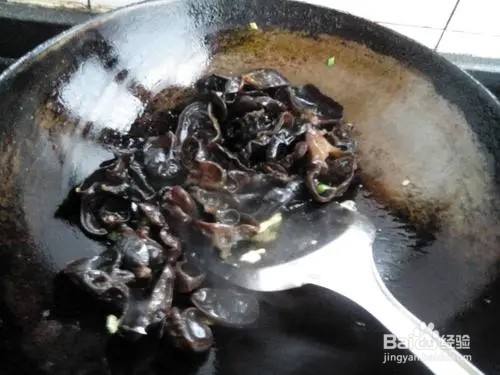 田七素炒木耳