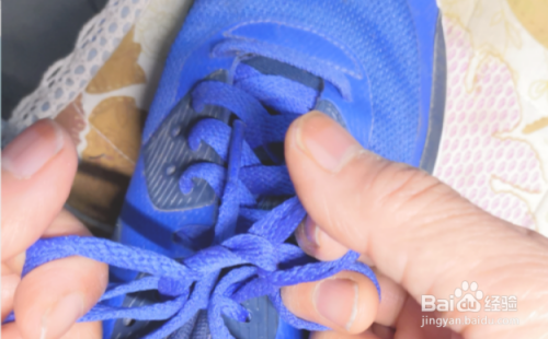 四叶草鞋带系法慢动作教程