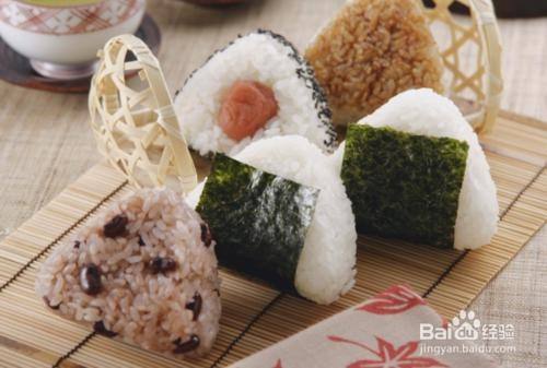 饭团的做法和配料摆摊