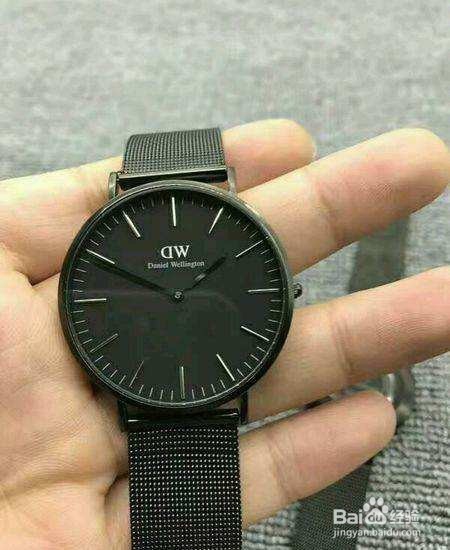 2、 DW手表的表带怎么打开？紧迫的！ ！ 