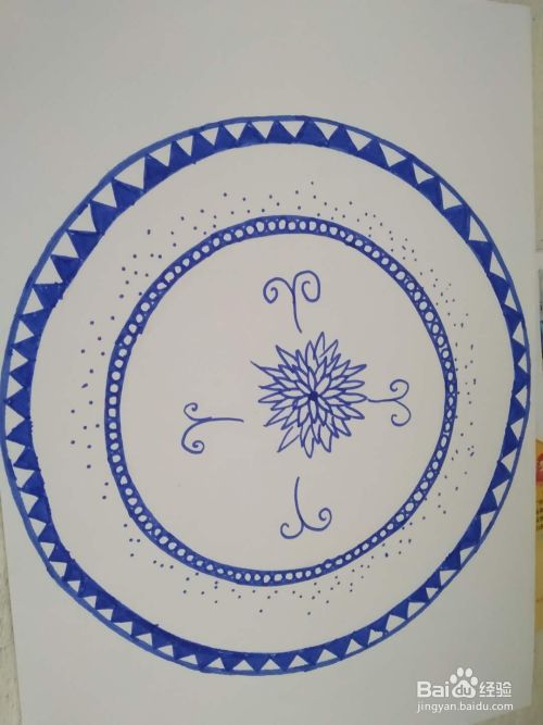 怎么画一个青花瓷盘子