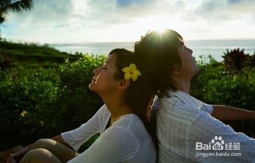 约会结束时,拉着她的手张开你的嘴,大声说"我爱你,你做我的女朋友吧"