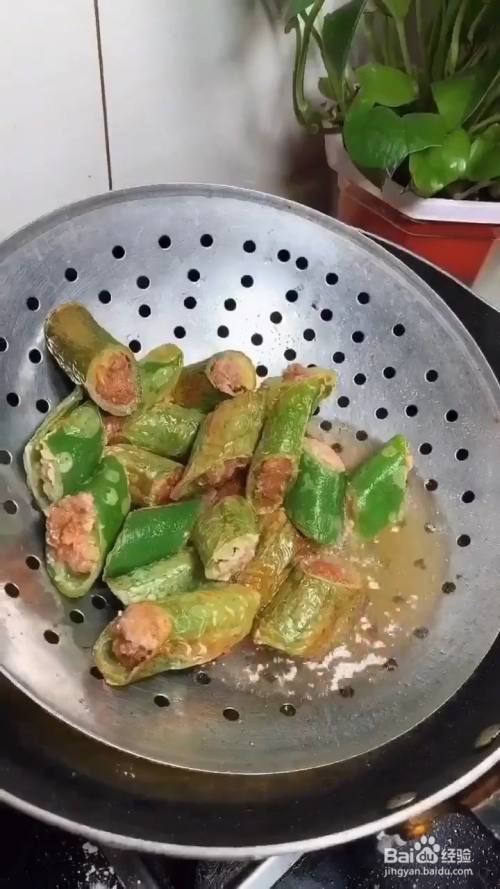 简单易学又特别好吃的家常菜尖椒酿肉要怎样做