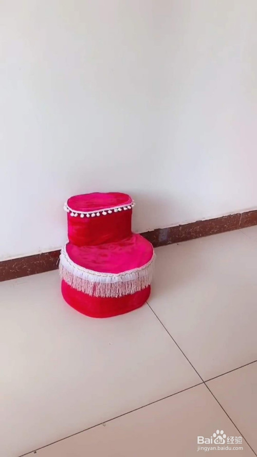 如何用废弃奶粉罐做成小凳子.