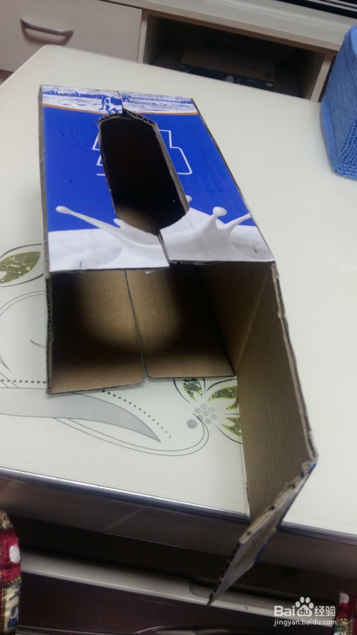 废旧纸箱diy抽纸盒,牛奶箱子变成纸巾盒