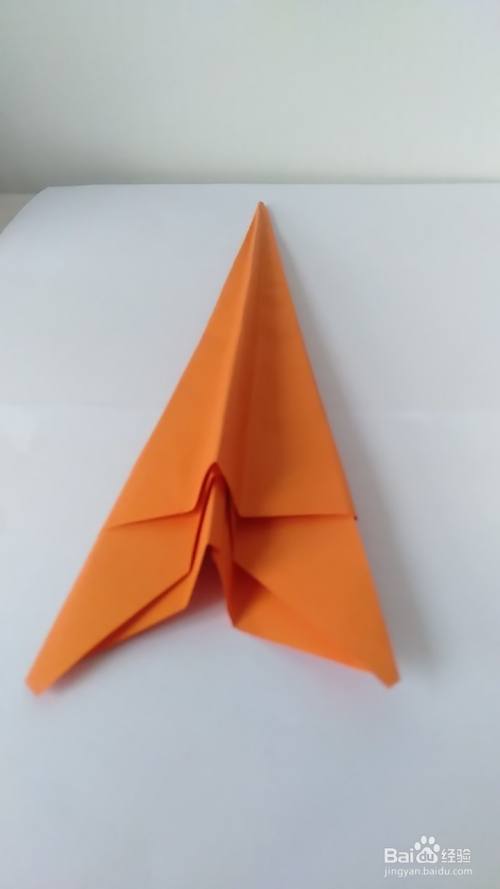 怎样折叠镖形纸飞机