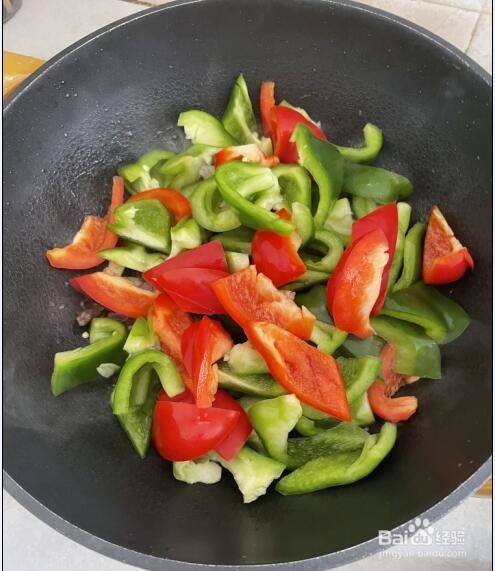 菜椒可以与腊肉一起炒的吃吗